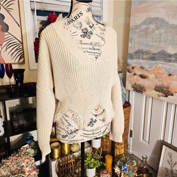 New Pookie & Sebastian Distressed Hem V- NeckCasual Crop Sweater Top. - Picture 10 of 14